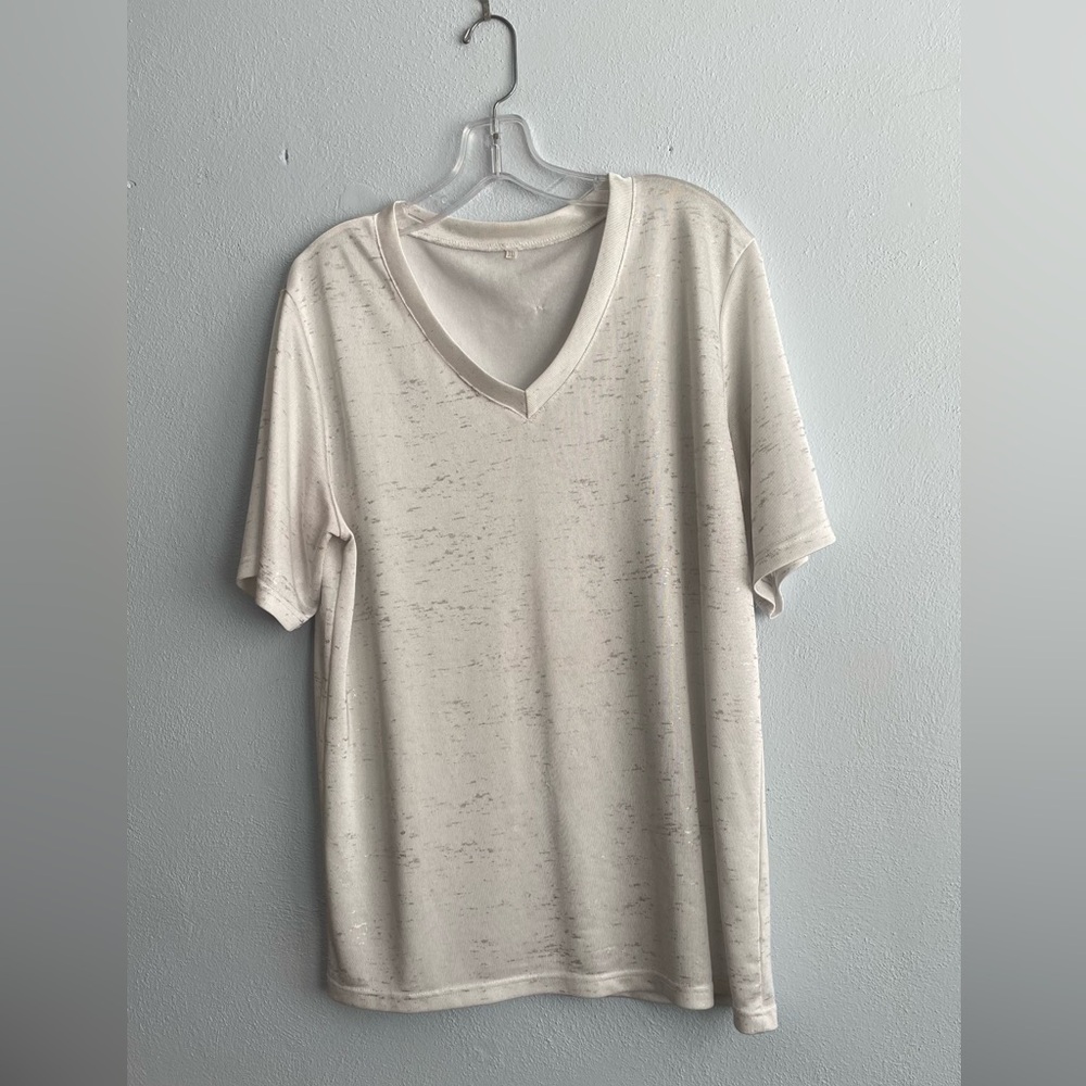 Women’s white/silver Tee